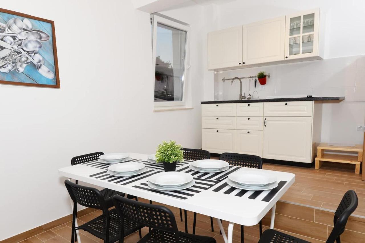 Apartment Avada Novalja Eksteriør billede