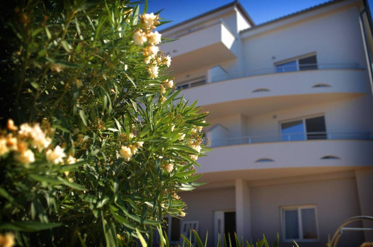 Apartment Avada Novalja Eksteriør billede