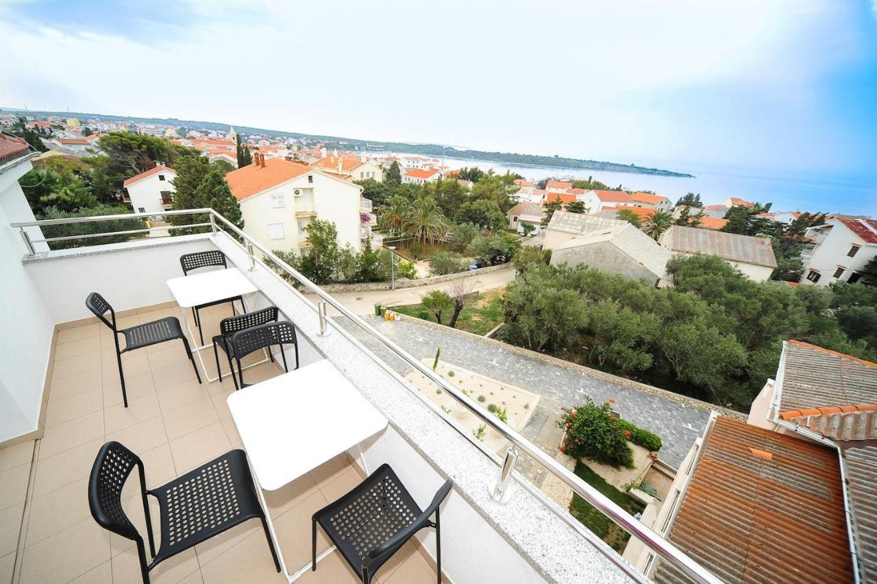 Apartment Avada Novalja Eksteriør billede