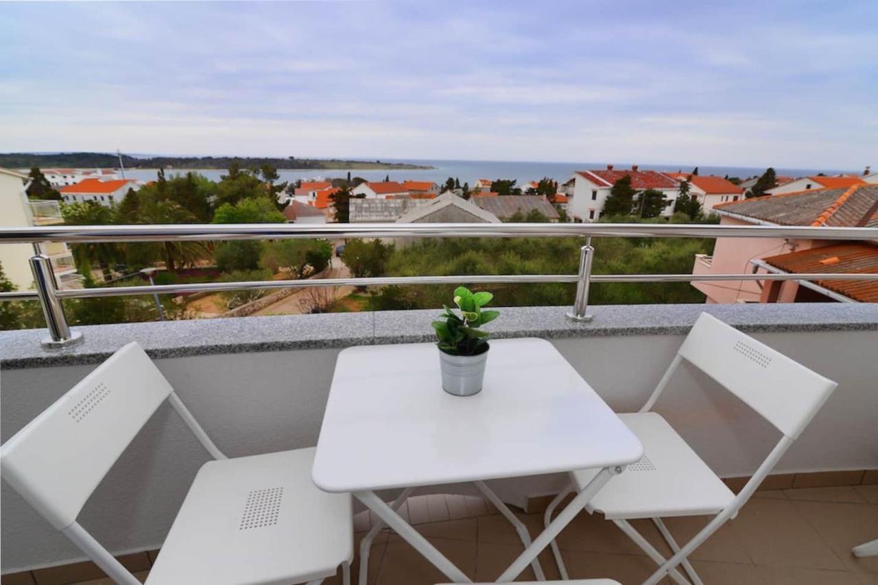 Apartment Avada Novalja Eksteriør billede